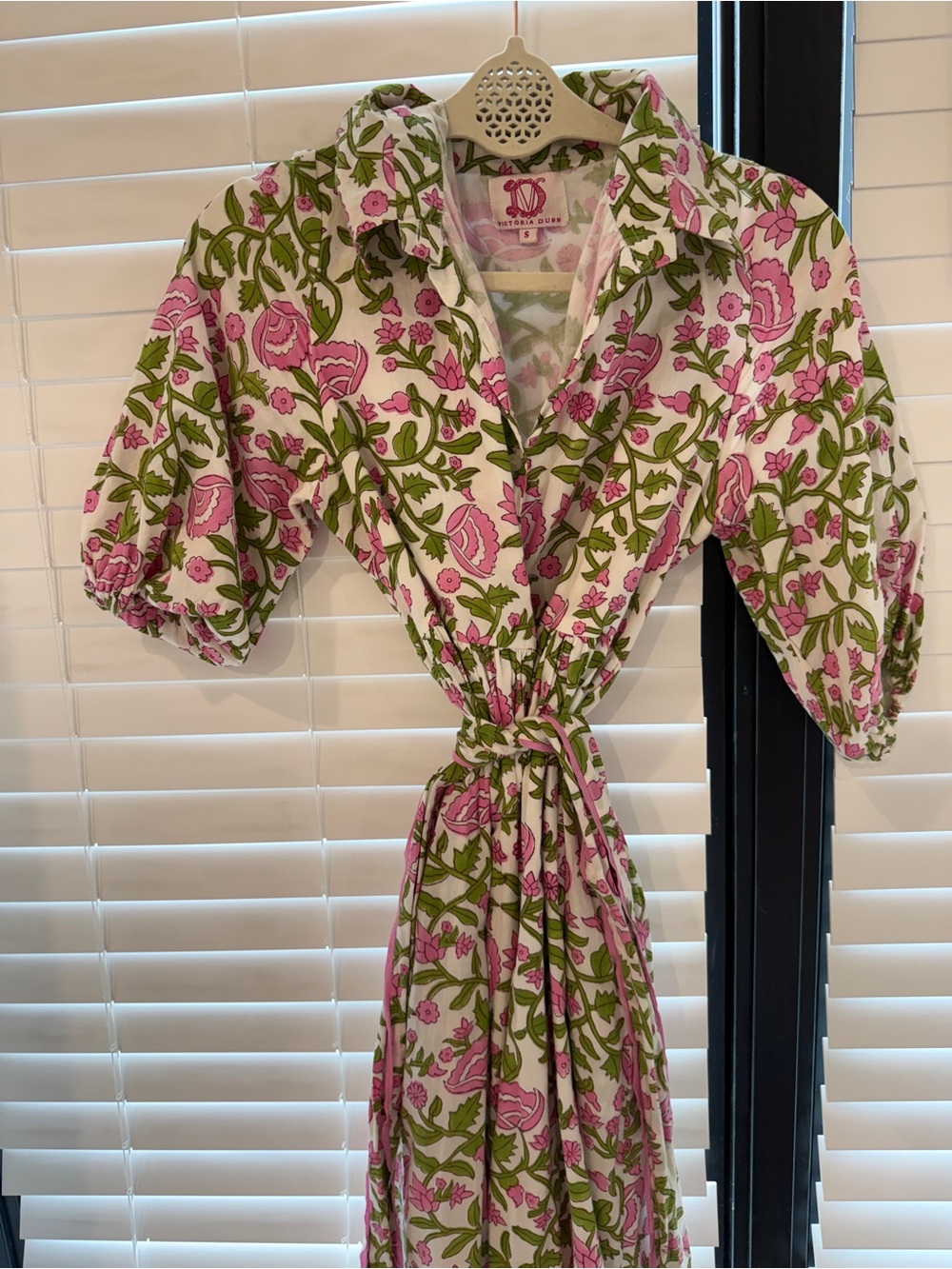 Victoria Dunn Pink & Green Puff Sleeve Floral Midi Dress - Picture 4 of 5